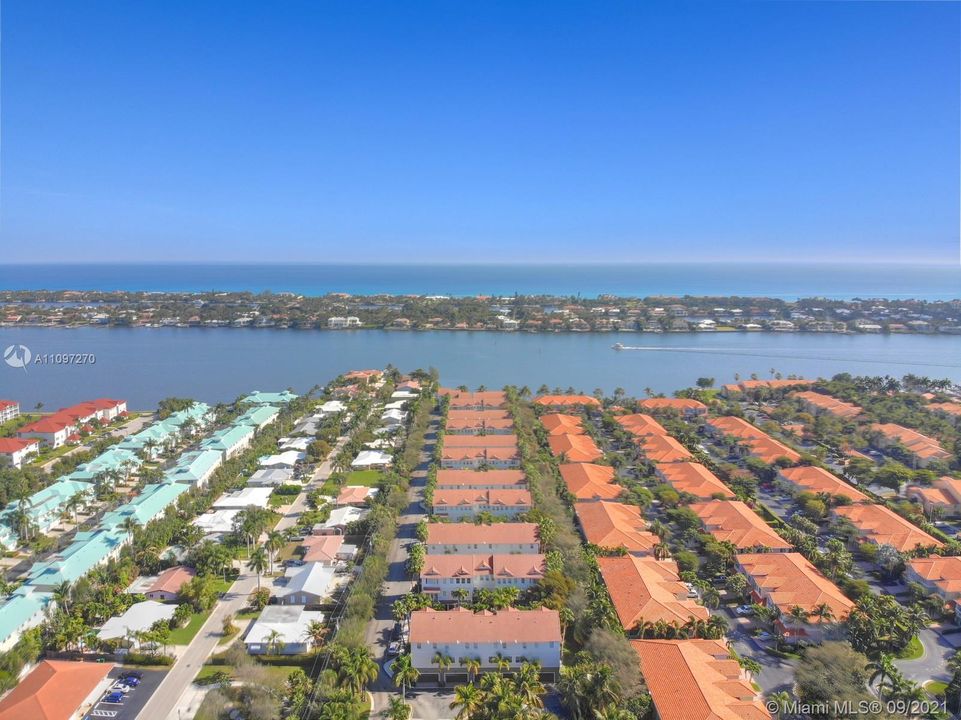 Recently Sold: $410,000 (3 beds, 2 baths, 2089 Square Feet)