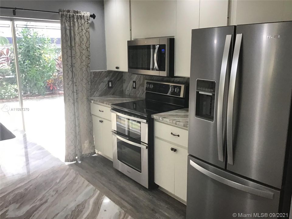 Recently Rented: $2,500 (2 beds, 2 baths, 1200 Square Feet)