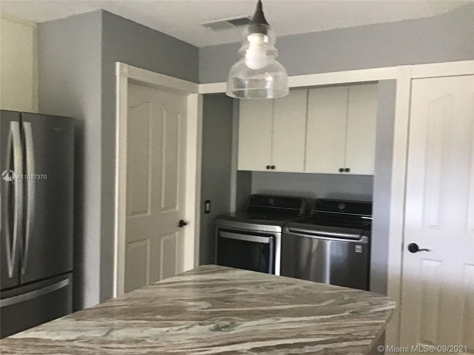 Recently Rented: $2,500 (2 beds, 2 baths, 1200 Square Feet)