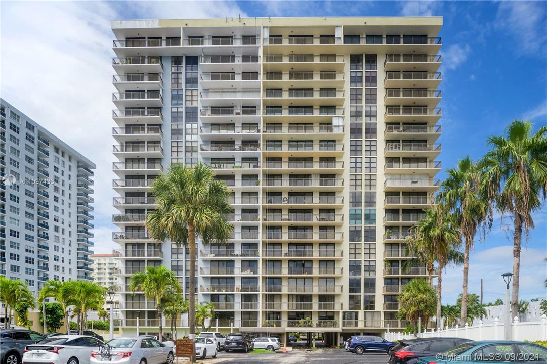 Recently Sold: $244,999 (1 beds, 1 baths, 700 Square Feet)