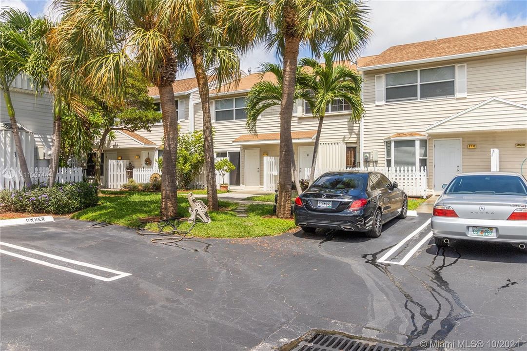 Recently Sold: $429,000 (2 beds, 2 baths, 1008 Square Feet)