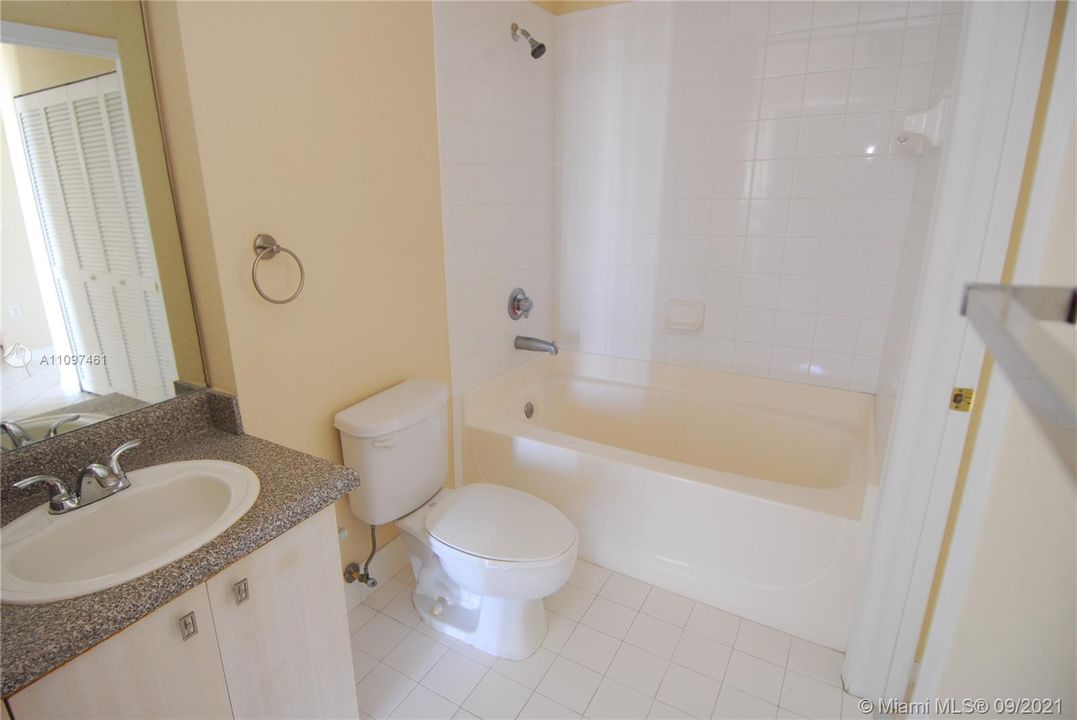 最近租的: $1,800 (1 贝兹, 1 浴室, 662 平方英尺)