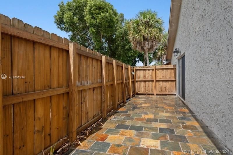 Recently Sold: $579,000 (3 beds, 2 baths, 1940 Square Feet)