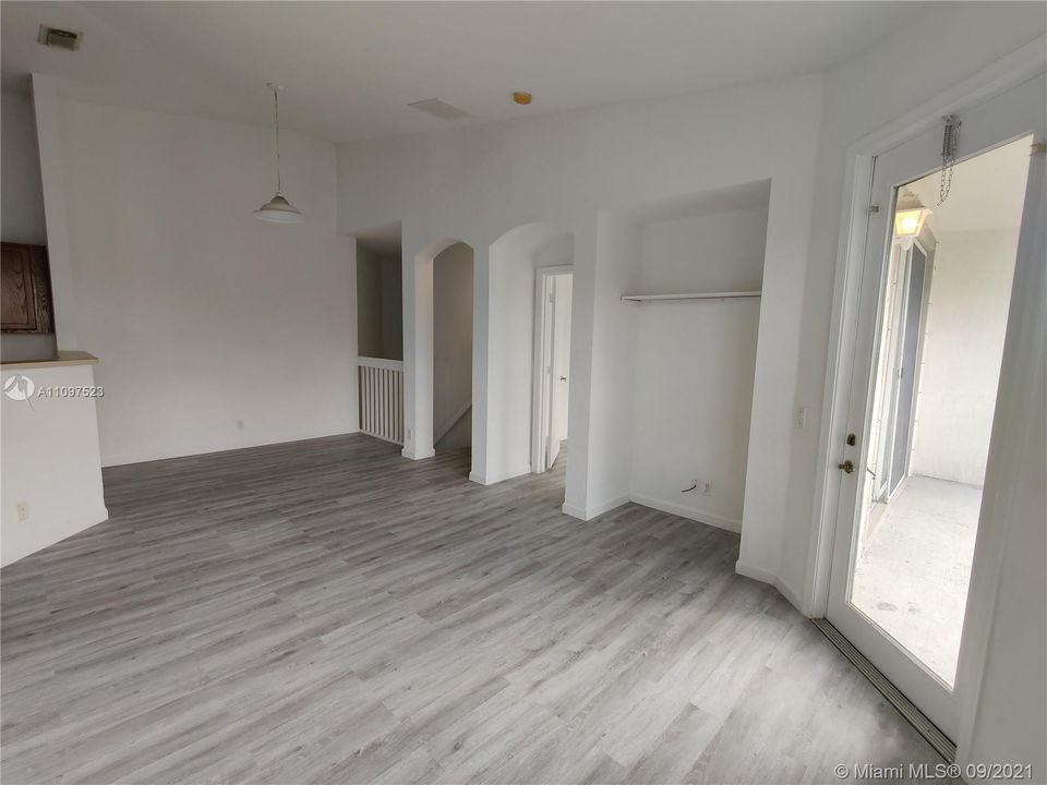 Recientemente alquilado: $1,600 (2 camas, 2 baños, 1022 Pies cuadrados)