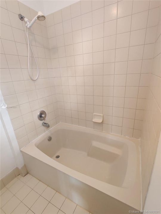 Recientemente alquilado: $1,600 (2 camas, 2 baños, 1022 Pies cuadrados)