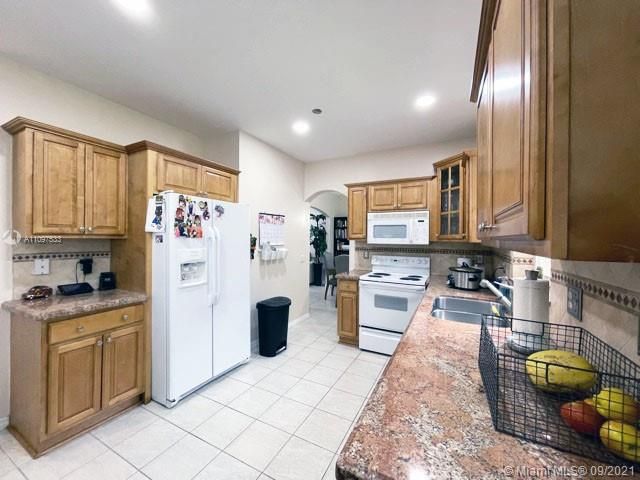 Recently Sold: $565,000 (4 beds, 2 baths, 2083 Square Feet)