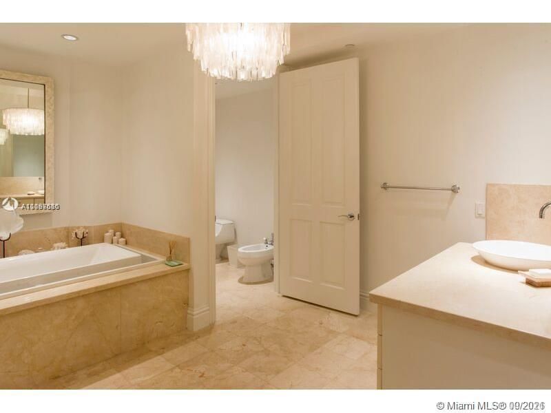 Недавно арендовано: $14,500 (2 спален, 3 ванн, 2221 Квадратных фут)