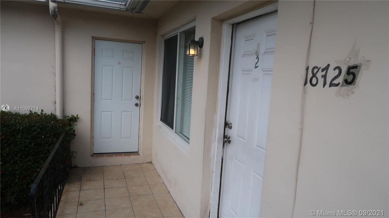 最近租的: $2,700 (3 贝兹, 2 浴室, 1200 平方英尺)