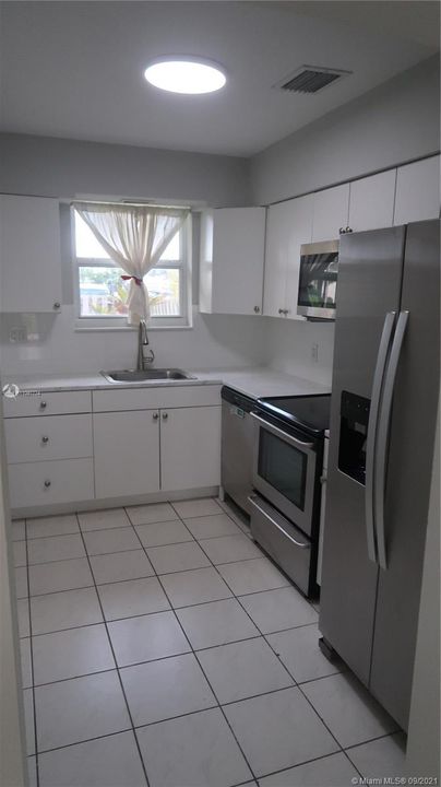 最近租的: $2,700 (3 贝兹, 2 浴室, 1200 平方英尺)