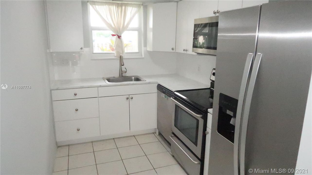 最近租的: $2,700 (3 贝兹, 2 浴室, 1200 平方英尺)