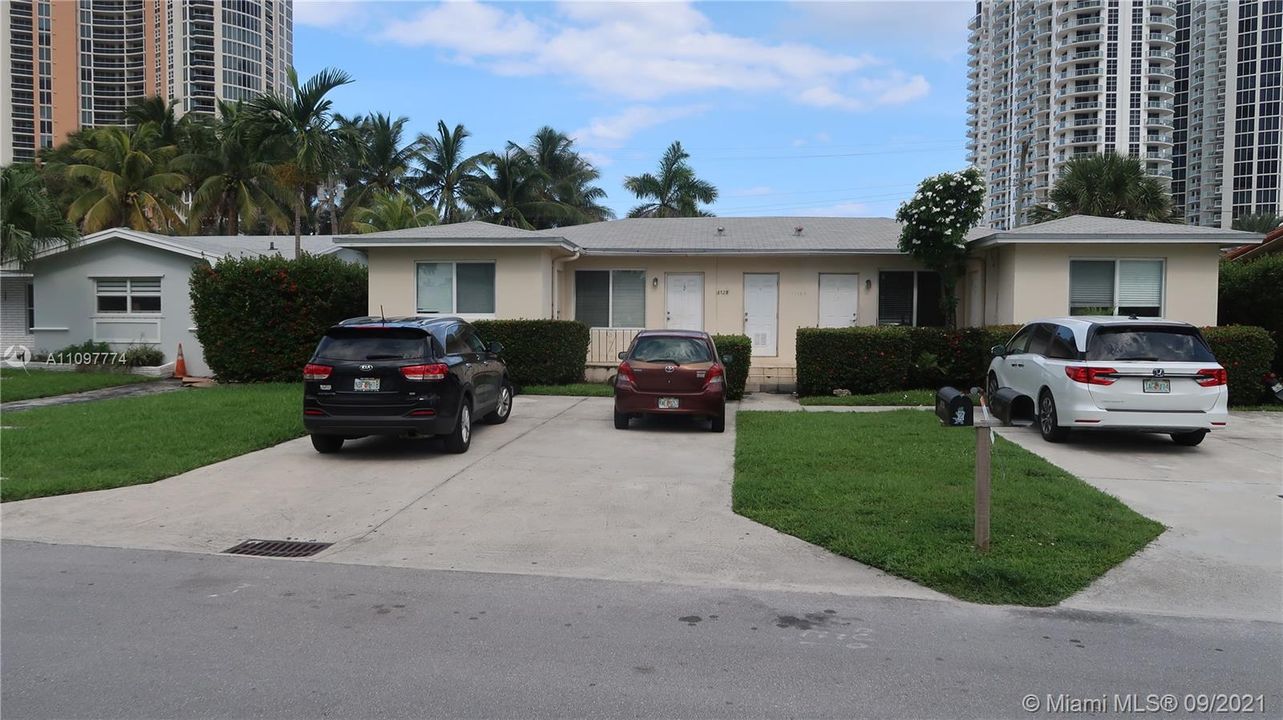 最近租的: $2,700 (3 贝兹, 2 浴室, 1200 平方英尺)