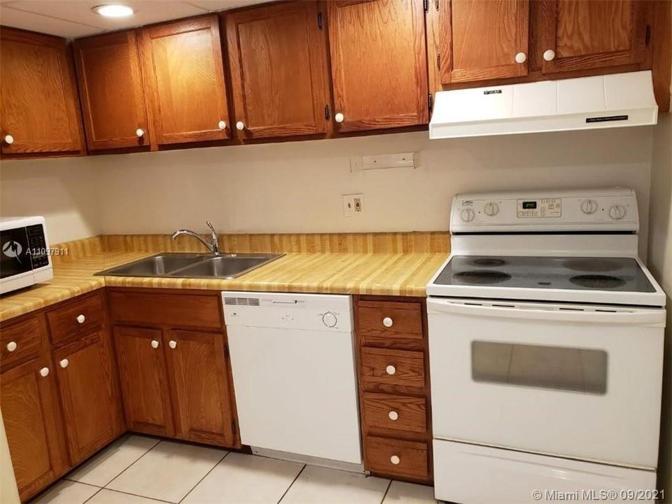 Recently Rented: $1,150 (1 beds, 1 baths, 800 Square Feet)