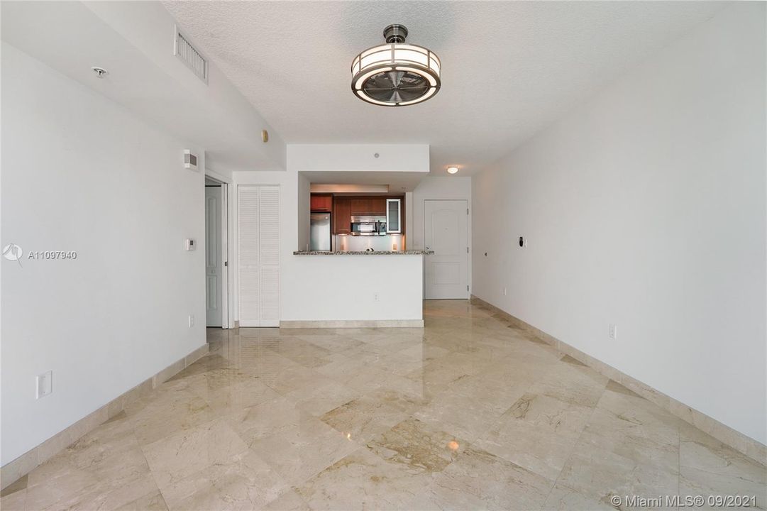 Recently Sold: $499,000 (1 beds, 1 baths, 686 Square Feet)
