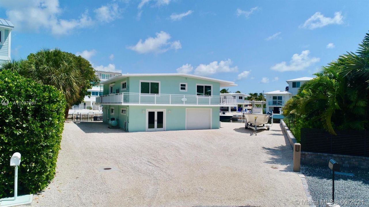 Recently Sold: $2,200,000 (3 beds, 3 baths, 2310 Square Feet)