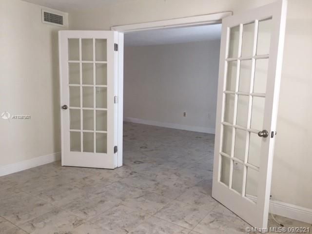 Recently Sold: $355,000 (1 beds, 1 baths, 781 Square Feet)