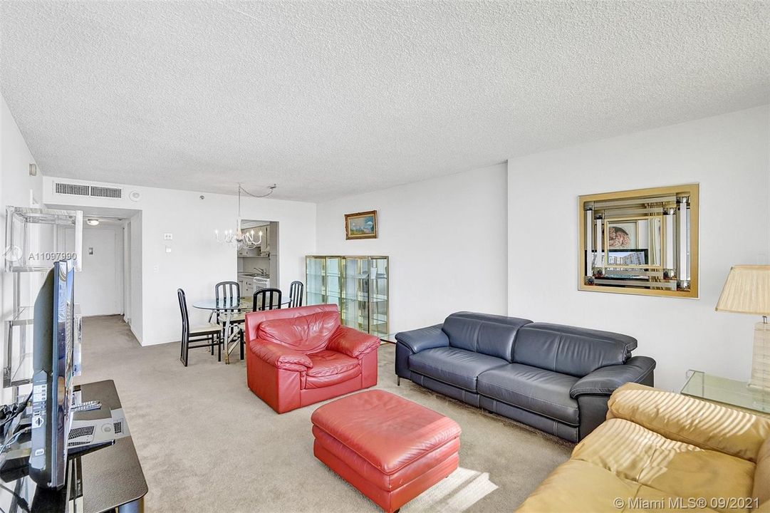 Recently Sold: $425,000 (1 beds, 1 baths, 835 Square Feet)