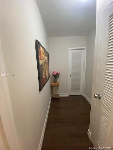 Recently Sold: $400,000 (1 beds, 1 baths, 930 Square Feet)