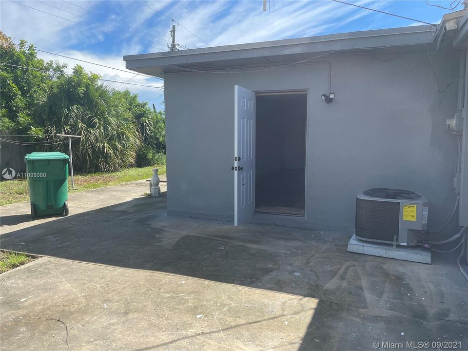 最近租的: $2,100 (3 贝兹, 2 浴室, 0 平方英尺)