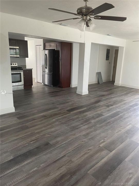 最近租的: $2,100 (3 贝兹, 2 浴室, 0 平方英尺)