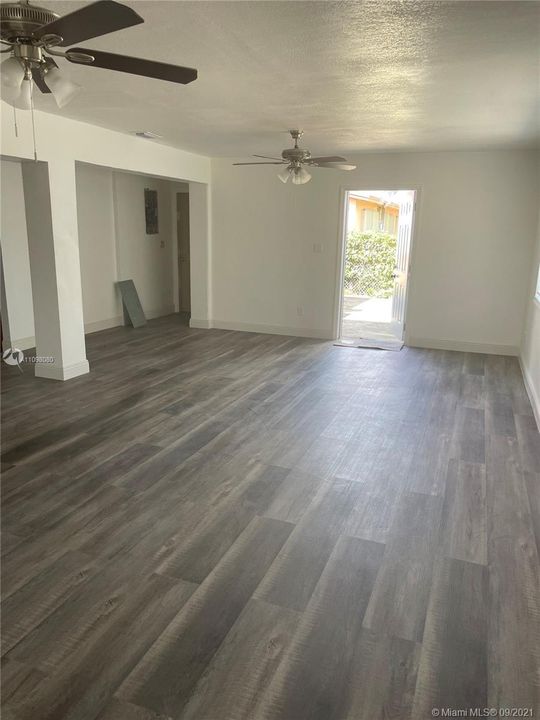 最近租的: $2,100 (3 贝兹, 2 浴室, 0 平方英尺)