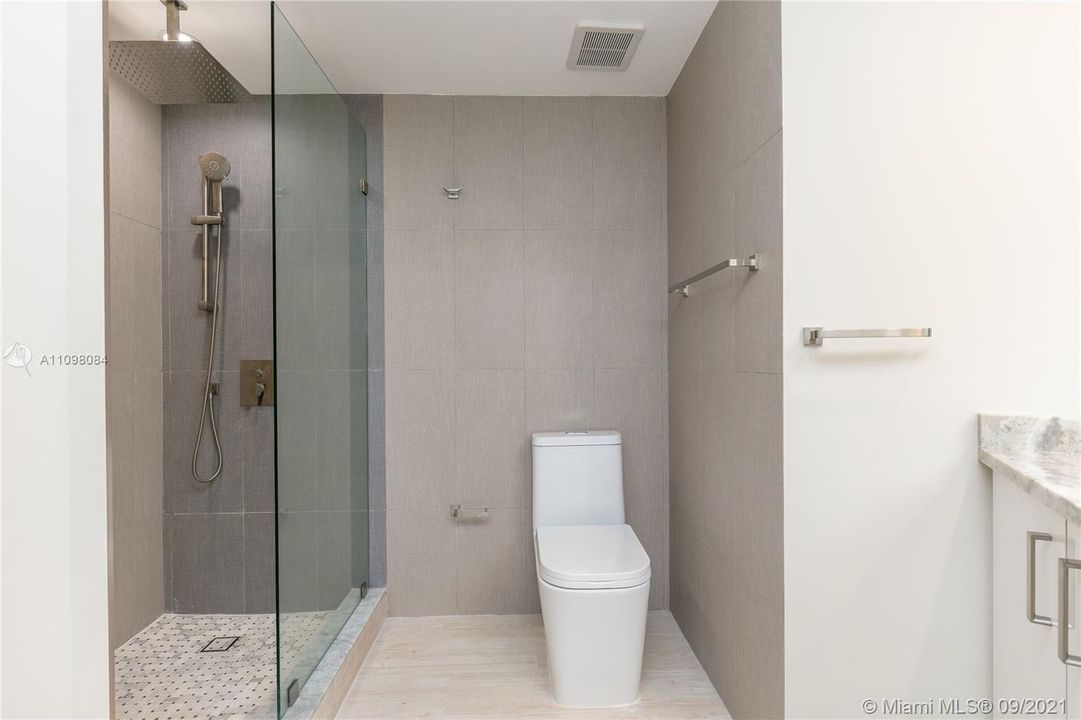 最近售出: $590,000 (2 贝兹, 2 浴室, 1190 平方英尺)