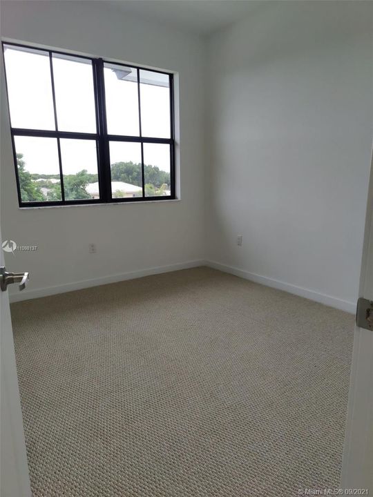 Vendido Recientemente: $329,990 (3 camas, 2 baños, 1477 Pies cuadrados)