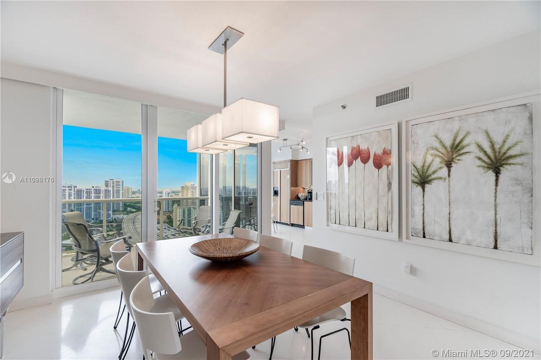 Recently Sold: $1,495,000 (3 beds, 3 baths, 2150 Square Feet)