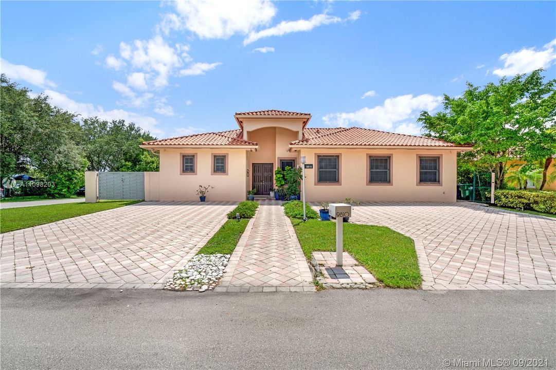 Recently Sold: $1,049,999 (5 beds, 3 baths, 3409 Square Feet)