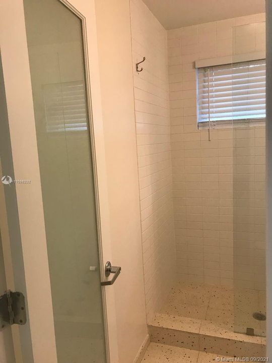 Recently Rented: $1,650 (0 beds, 1 baths, 407 Square Feet)