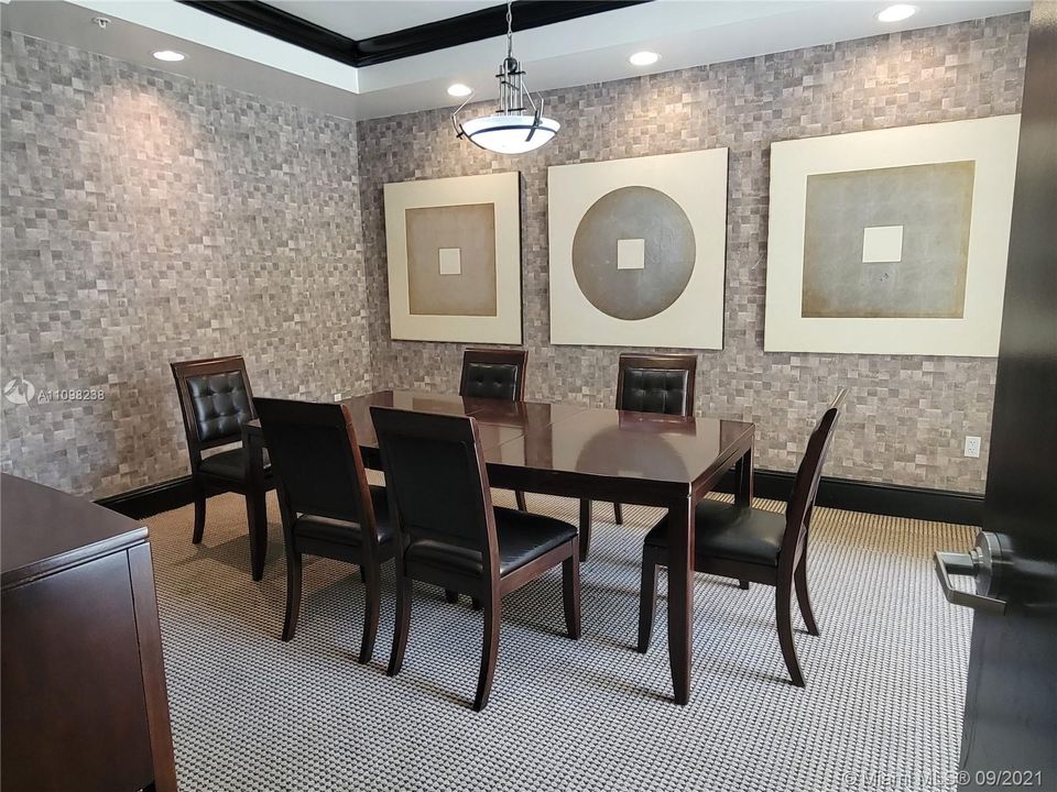 Recently Sold: $440,000 (2 beds, 2 baths, 1368 Square Feet)