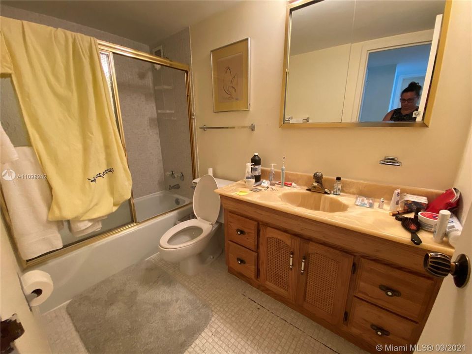 最近售出: $600,000 (2 贝兹, 2 浴室, 1312 平方英尺)