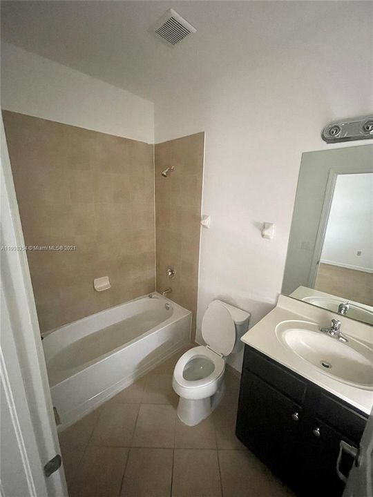 最近租的: $1,950 (2 贝兹, 2 浴室, 1224 平方英尺)
