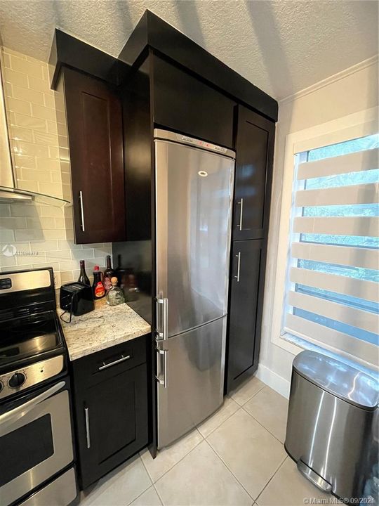 Recently Rented: $1,800 (2 beds, 2 baths, 880 Square Feet)