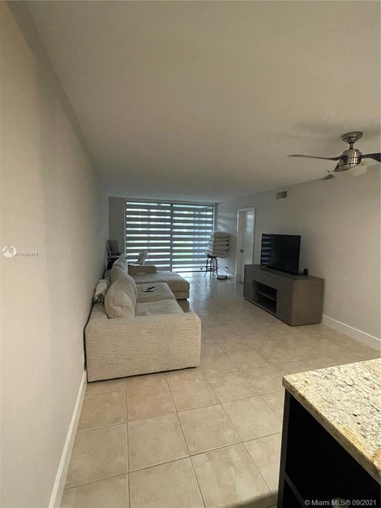 Recently Rented: $1,800 (2 beds, 2 baths, 880 Square Feet)