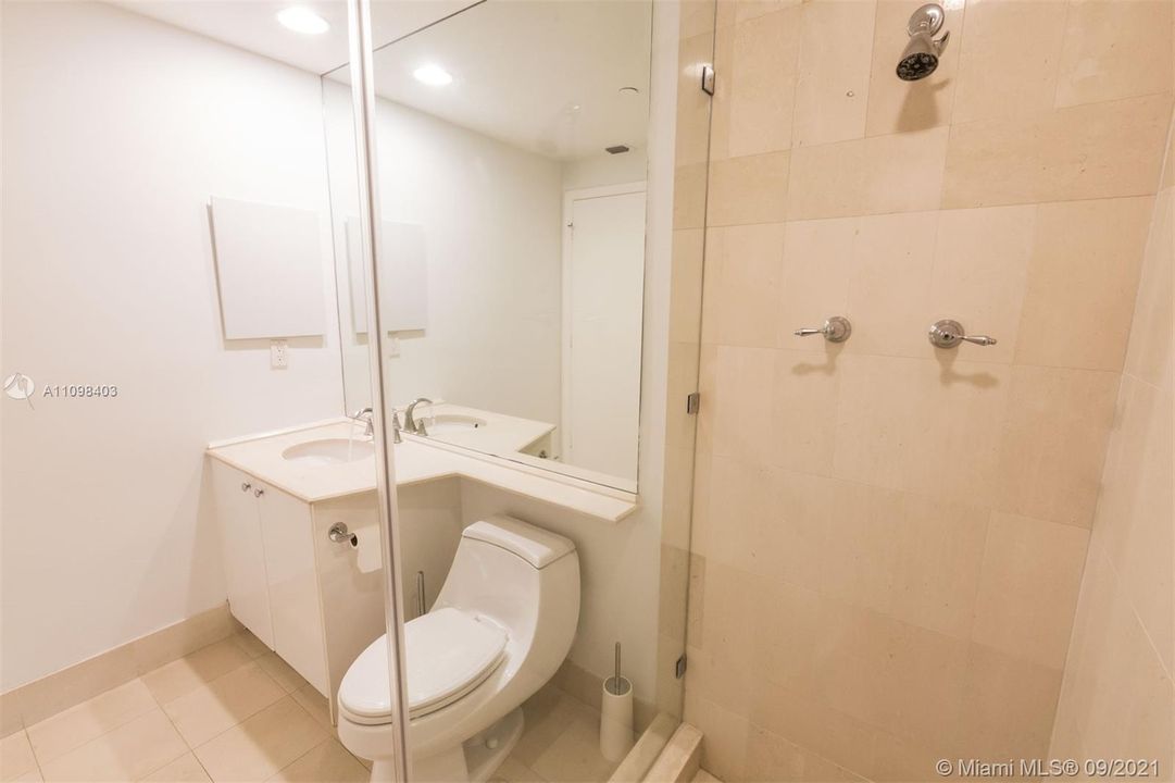 最近租的: $6,500 (2 贝兹, 2 浴室, 1780 平方英尺)