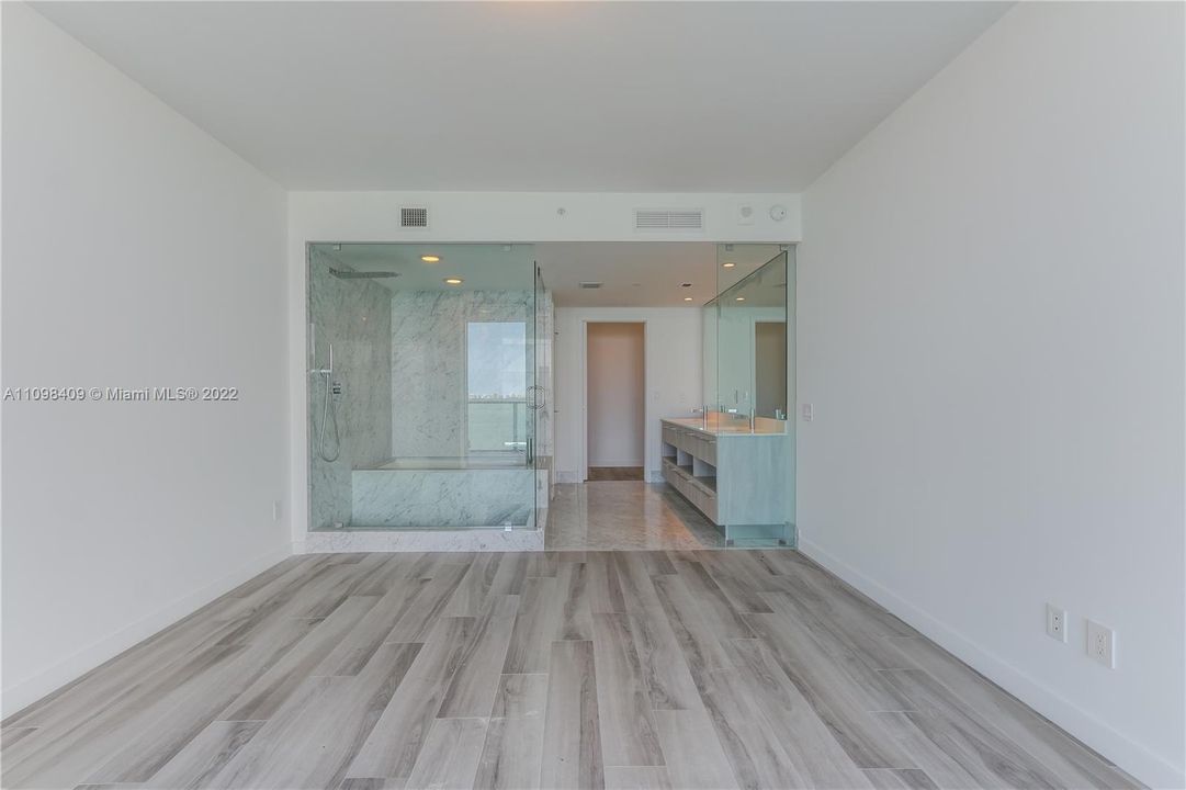 Recently Sold: $1,350,000 (3 beds, 3 baths, 1526 Square Feet)