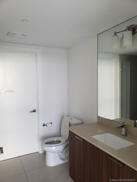 Recently Rented: $2,350 (1 beds, 1 baths, 777 Square Feet)