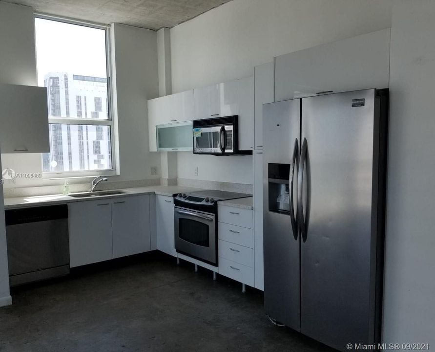 Recently Rented: $2,700 (2 beds, 2 baths, 1041 Square Feet)