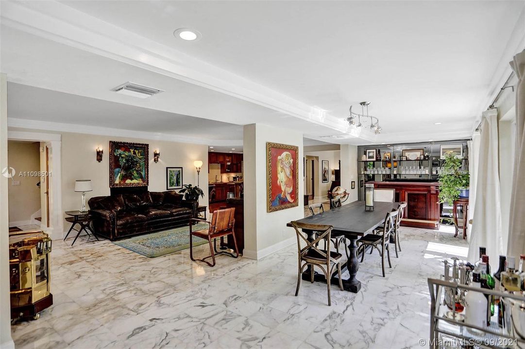 Recently Sold: $1,999,000 (4 beds, 3 baths, 4152 Square Feet)