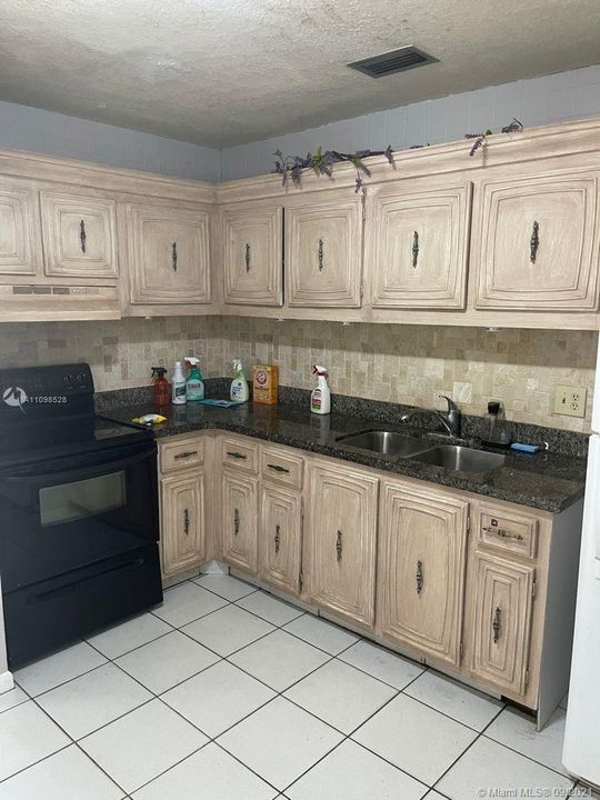 Recently Rented: $1,600 (2 beds, 1 baths, 13464 Square Feet)