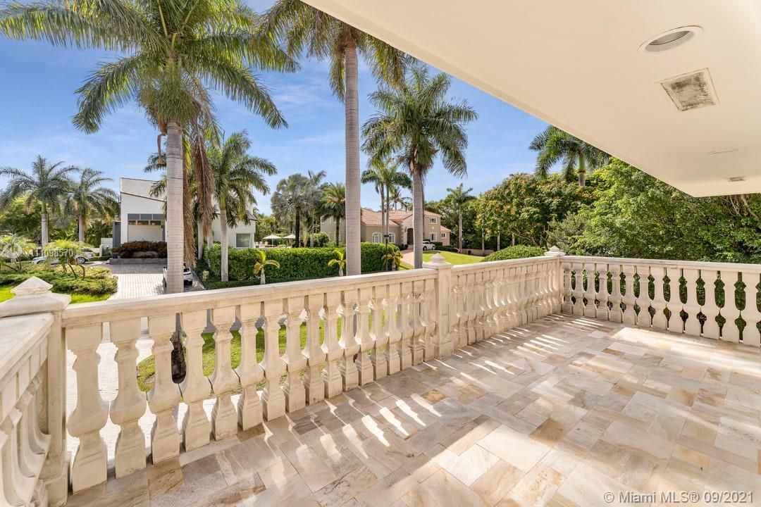 Recently Sold: $4,800,000 (7 beds, 7 baths, 6910 Square Feet)