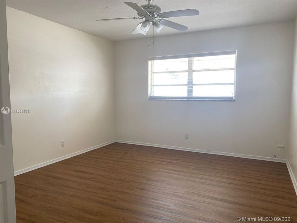 Recently Sold: $125,000 (1 beds, 1 baths, 720 Square Feet)