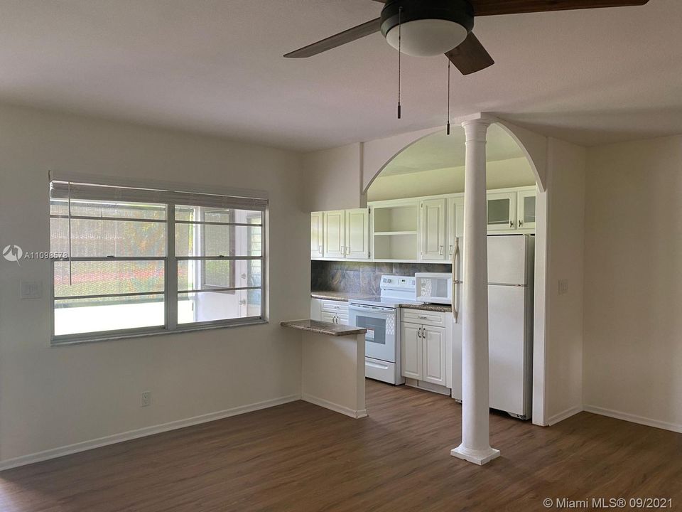 Recently Sold: $125,000 (1 beds, 1 baths, 720 Square Feet)