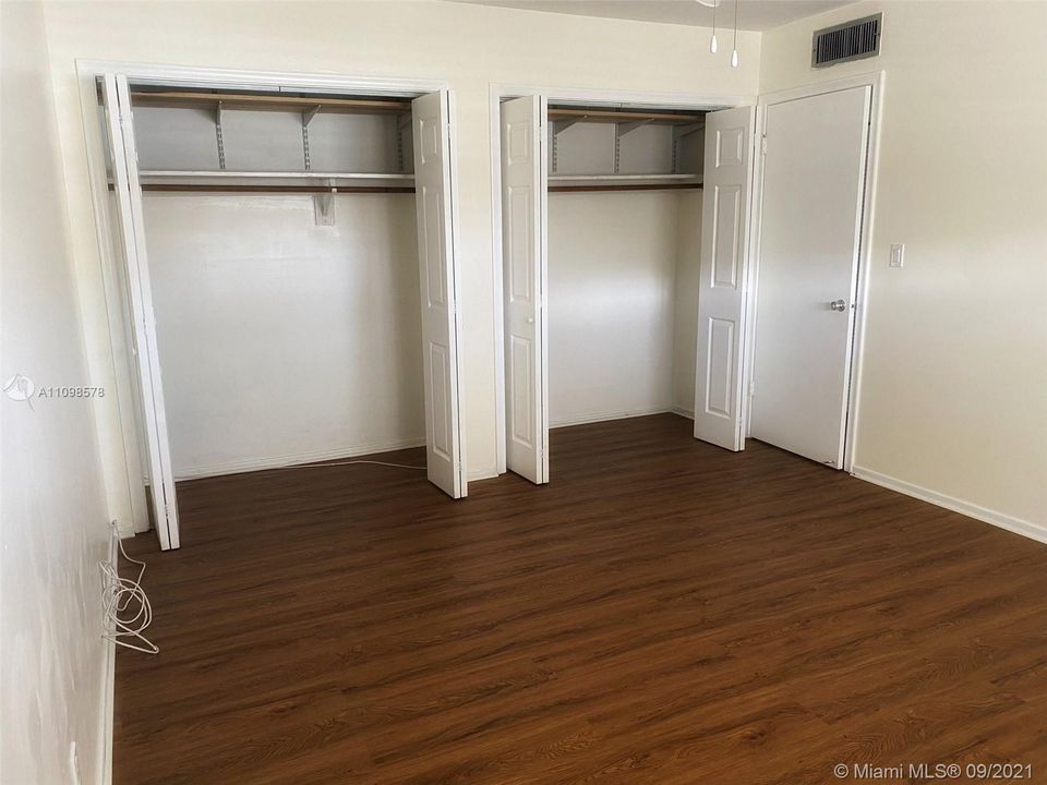 Recently Sold: $125,000 (1 beds, 1 baths, 720 Square Feet)