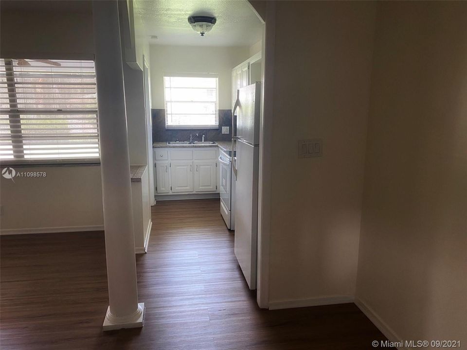 Recently Sold: $125,000 (1 beds, 1 baths, 720 Square Feet)