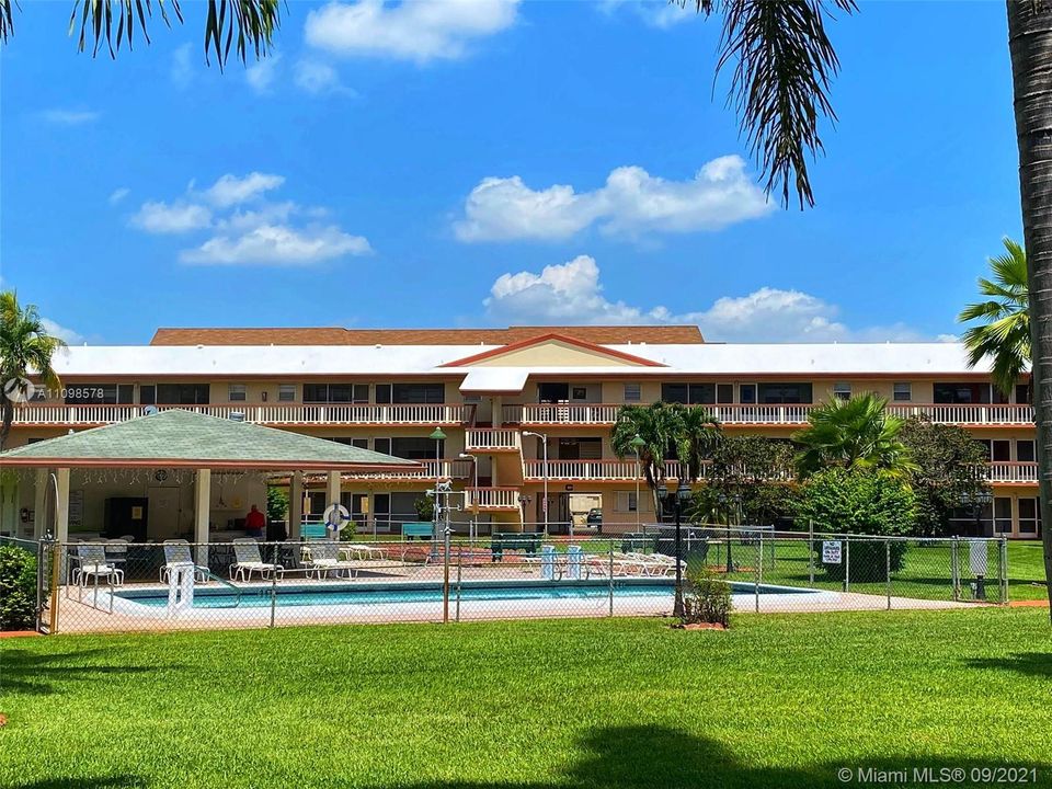 Recently Sold: $125,000 (1 beds, 1 baths, 720 Square Feet)