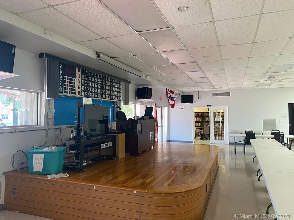 Recently Sold: $125,000 (1 beds, 1 baths, 720 Square Feet)