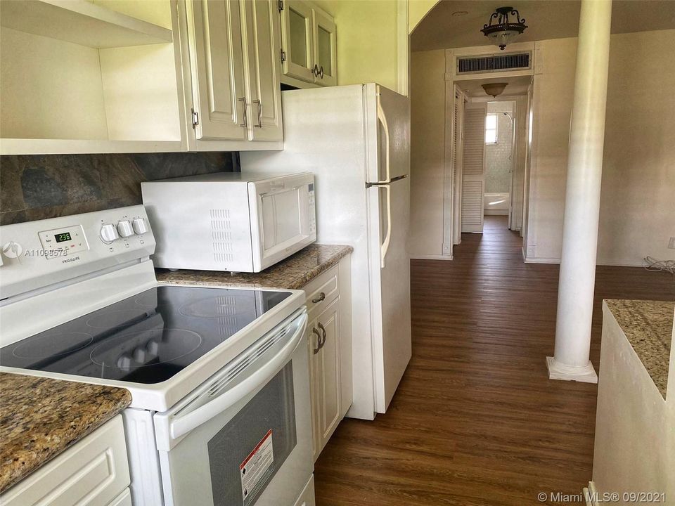 Recently Sold: $125,000 (1 beds, 1 baths, 720 Square Feet)