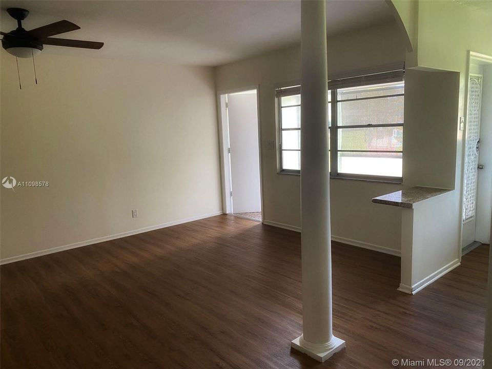 Recently Sold: $125,000 (1 beds, 1 baths, 720 Square Feet)