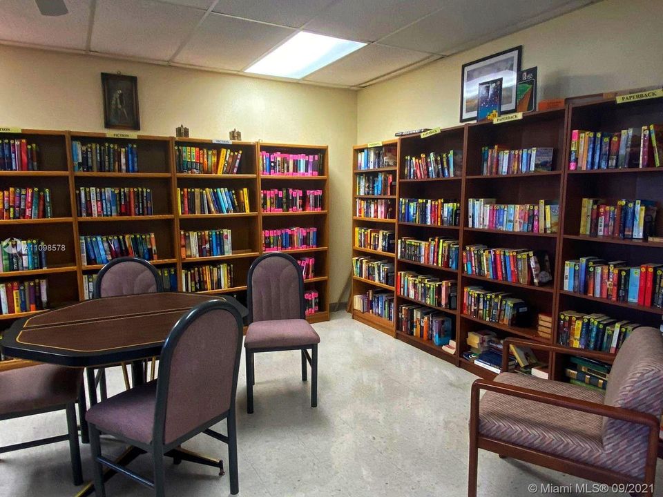 Recently Sold: $125,000 (1 beds, 1 baths, 720 Square Feet)